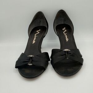 Women's black dress shoes
